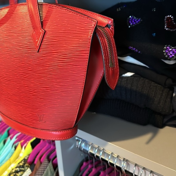 Authentic Louis Vuitton Epi Leather Saint Jaques shoulder bag - Picture 2 of 11